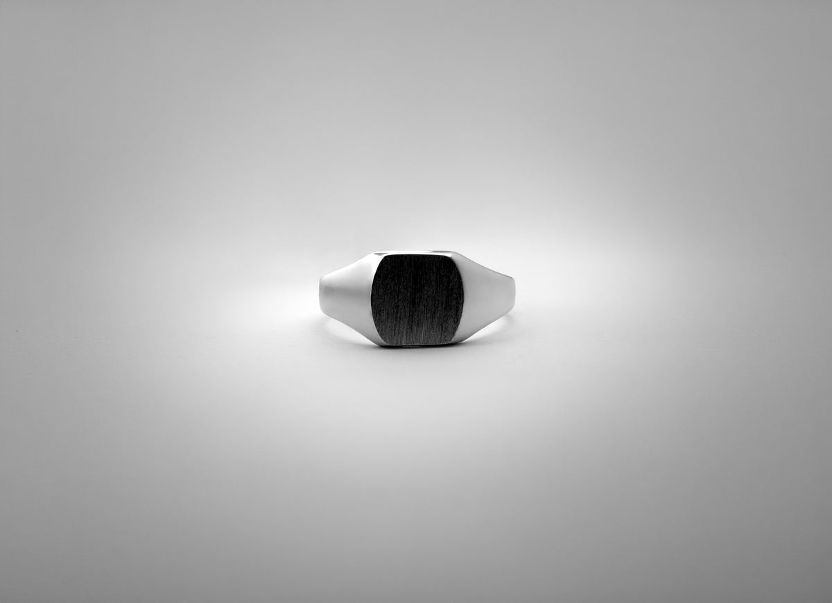Chevalière tonneau petite 8x8mm